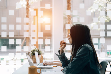 吴亚军的人物事件