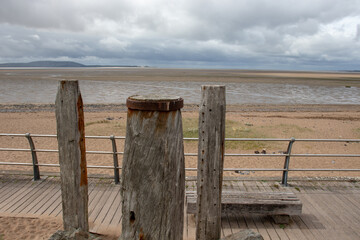 房地产座谈会释放重要信号 跟进收紧调控？